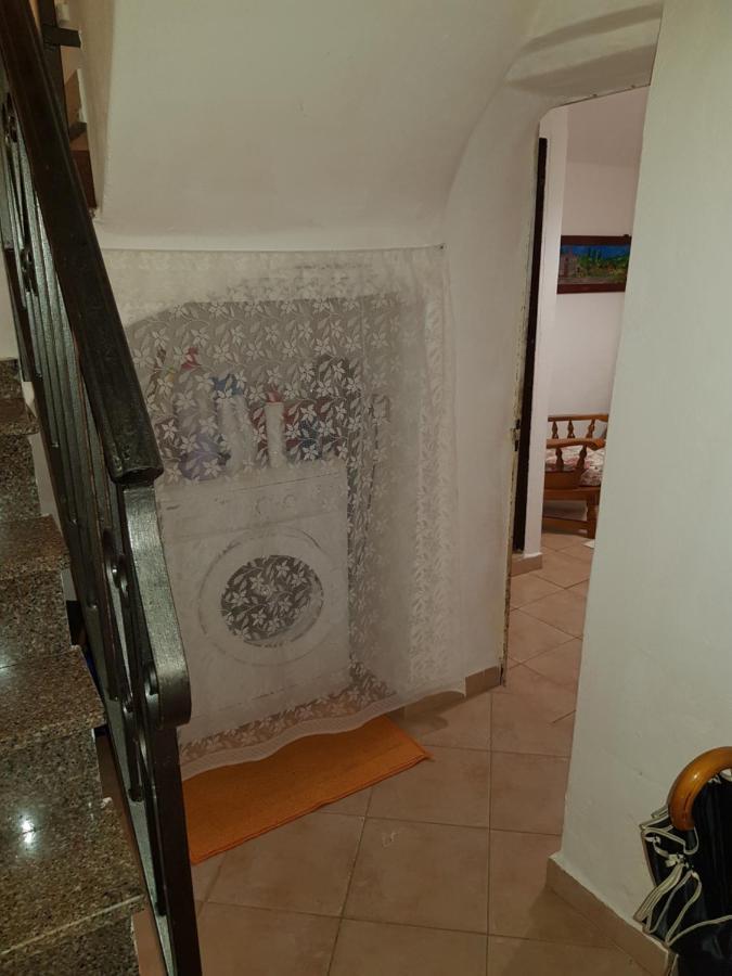بوسا B&B Da Antonella المظهر الخارجي الصورة