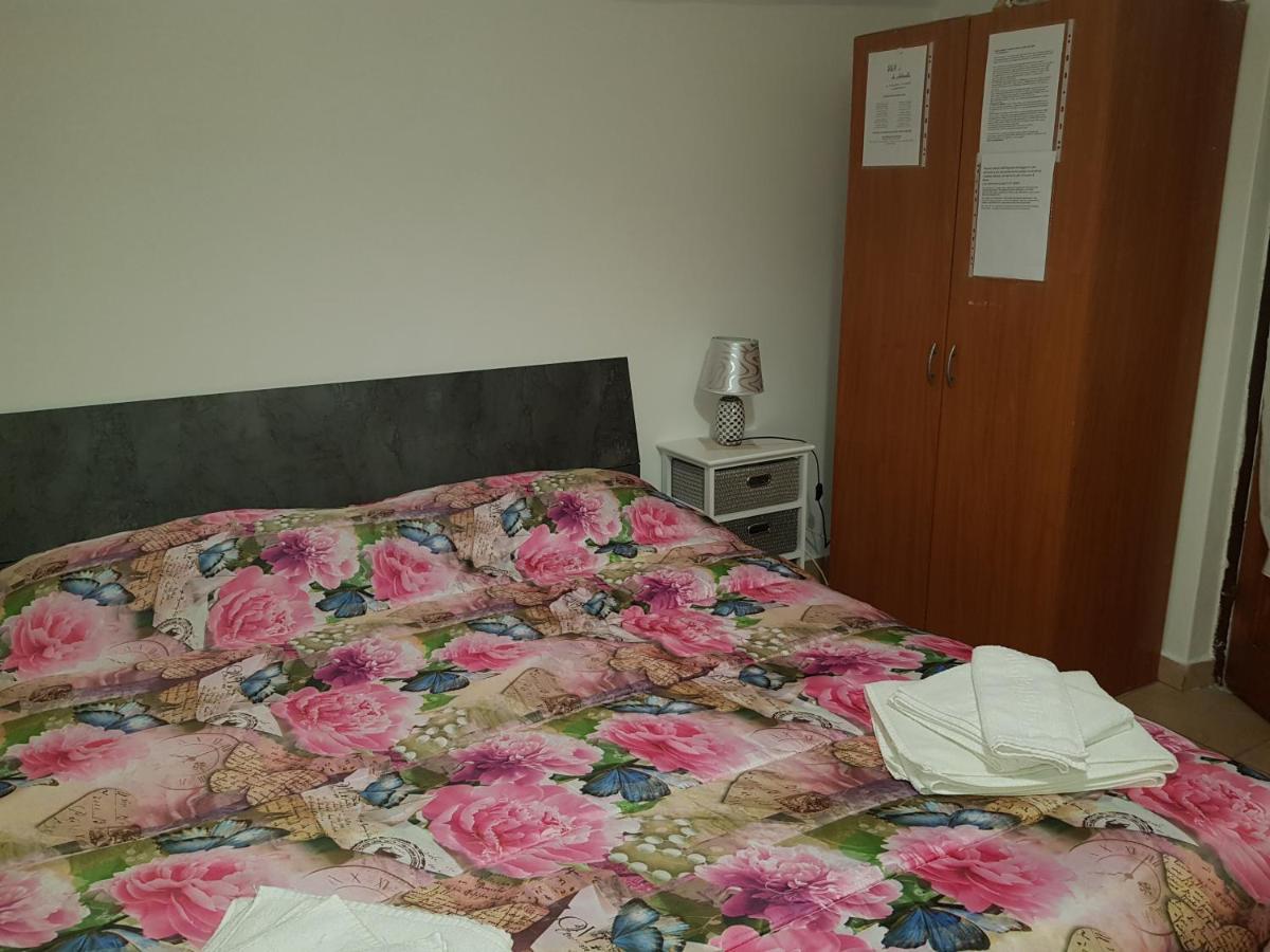 بوسا B&B Da Antonella المظهر الخارجي الصورة